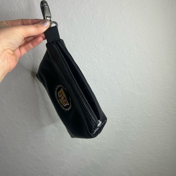Vintage Cadillac Logo, Black Leather, Zipper, Belt Clip, Bag, Pouch, lined faux - Picture 9 of 11